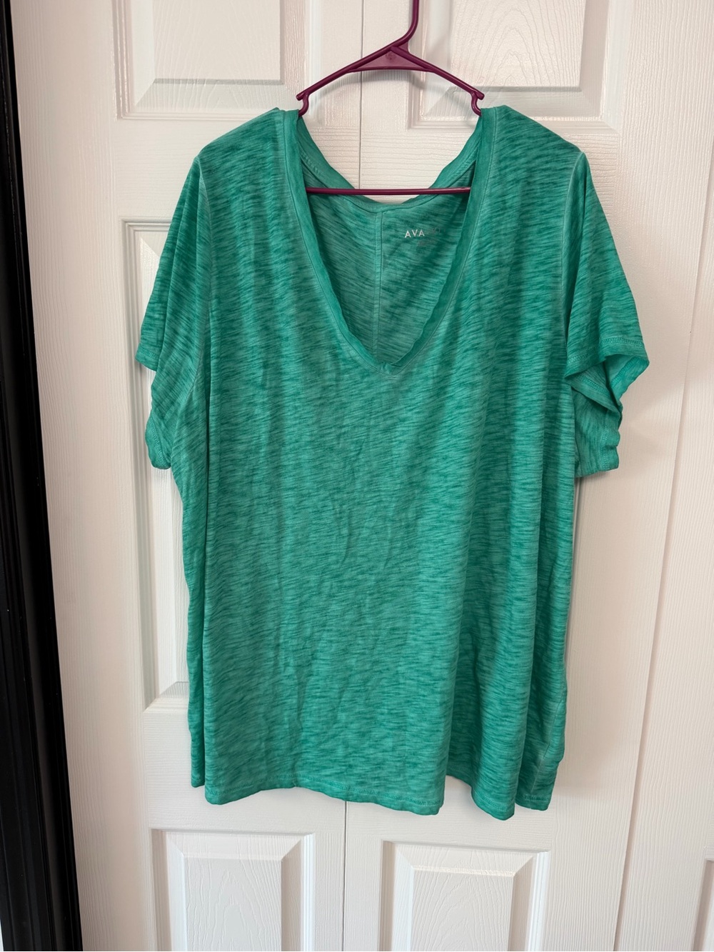 Ava & Viv Green V-Neck Short Sleeve Tee